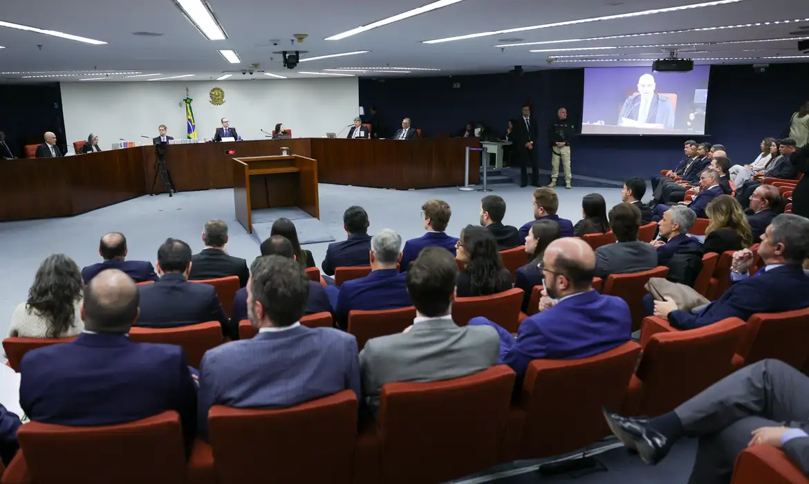 STF retoma julgamento de Bolsonaro após pausa; defesas serão ouvidas | Agência Brasil